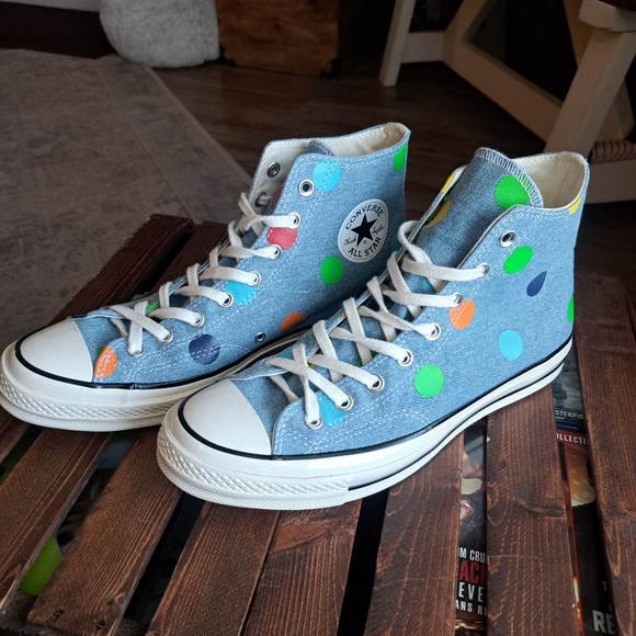 6 pairs of converse - Picture 3 of 7